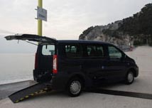 Accessible van rentable without driver 5 people-1 wheelchair